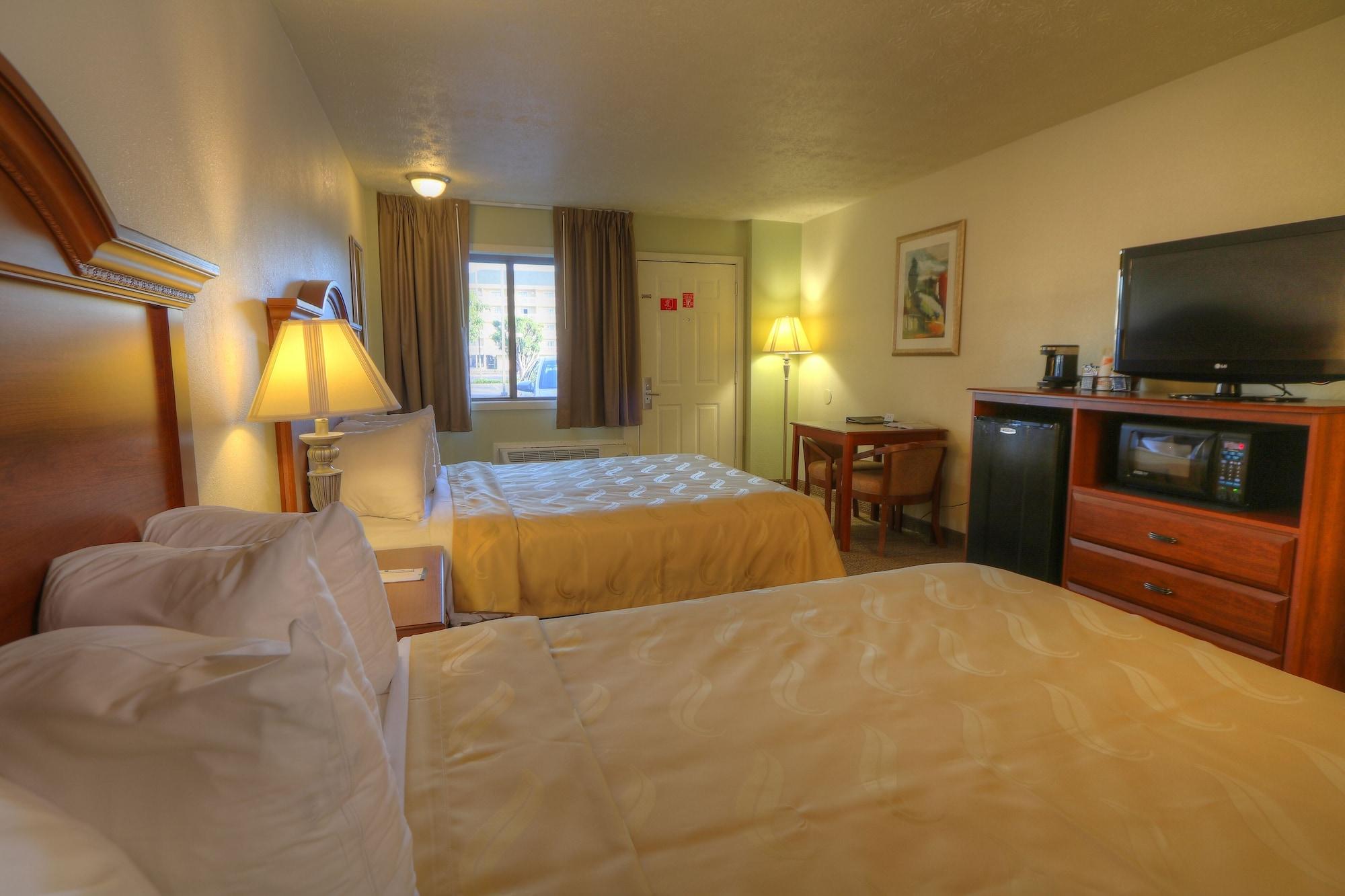 Quality Inn & Suites At Dollywood Lane Pigeon Forge Exterior photo