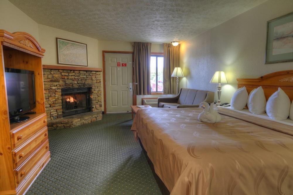 Quality Inn & Suites At Dollywood Lane Pigeon Forge Exterior photo