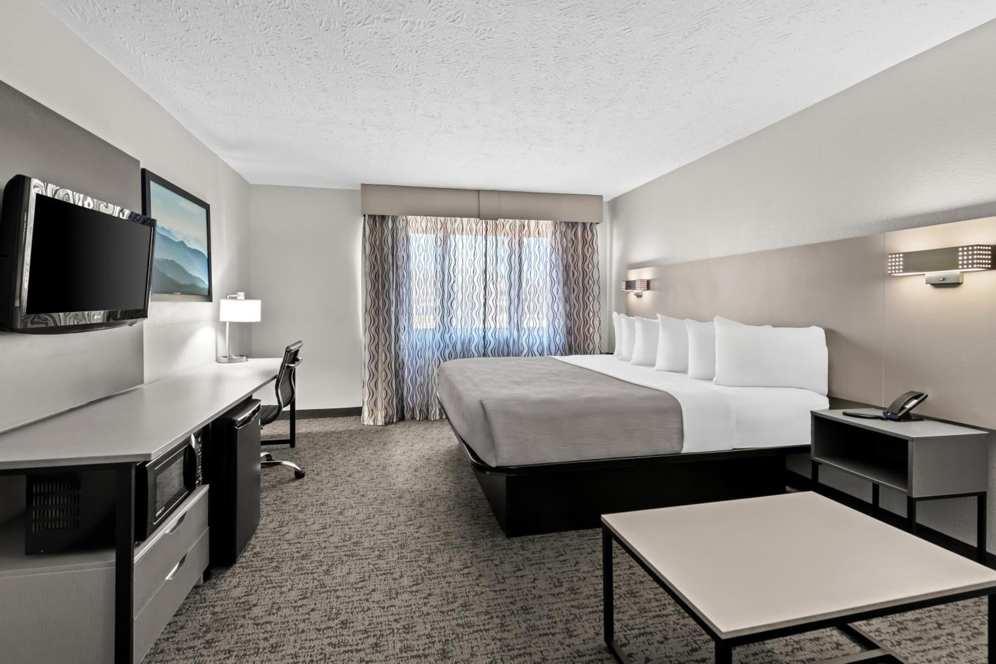 Quality Inn & Suites At Dollywood Lane Pigeon Forge Exterior photo