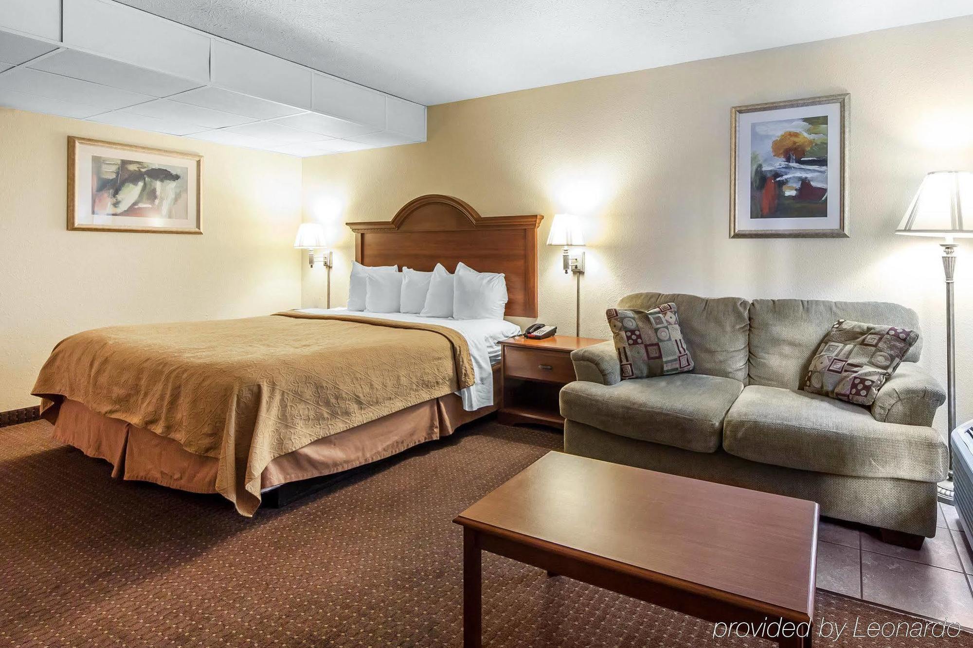 Quality Inn & Suites At Dollywood Lane Pigeon Forge Exterior photo